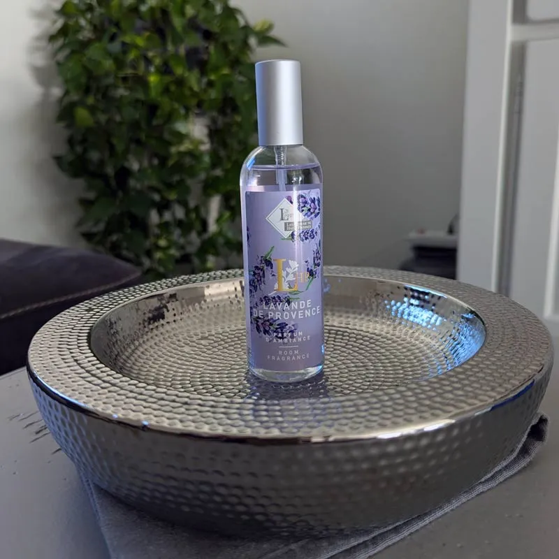 Parfum d'ambiance lavande dans le salon