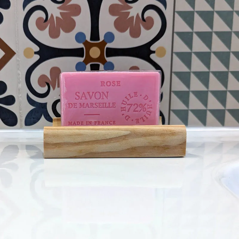 Savon à la rose avec porte savon artisanal